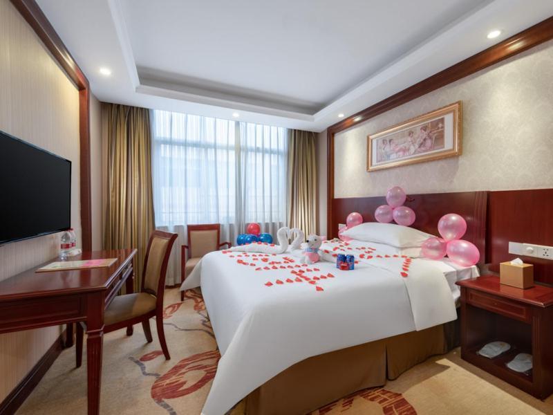 Vienna Hotel Shenzhen Guanlan Tangren Street Esterno foto